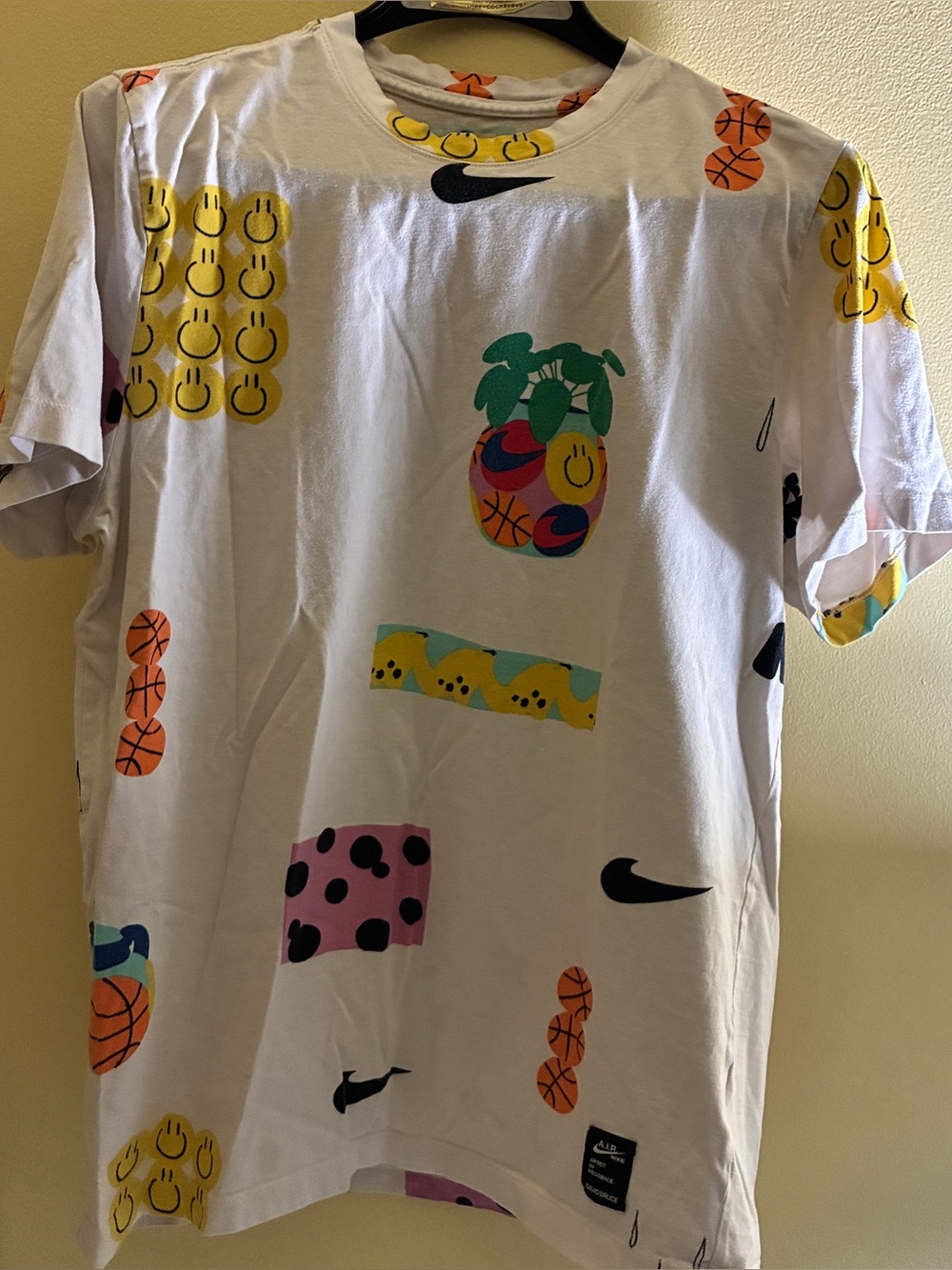 Nike Air Max 90 x David Bruce Tee White Smiley Face Basketball Shirt Mens Large